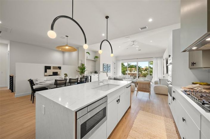 Image No.17-4 Bed Property for sale