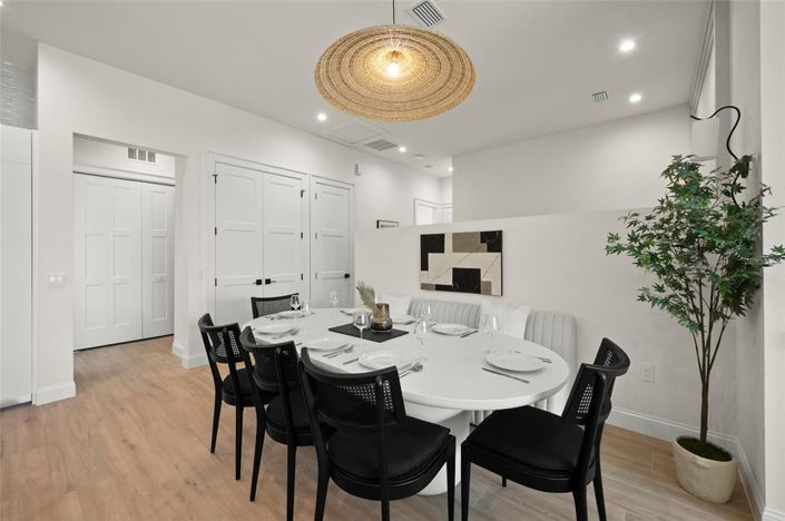 Image No.19-4 Bed Property for sale