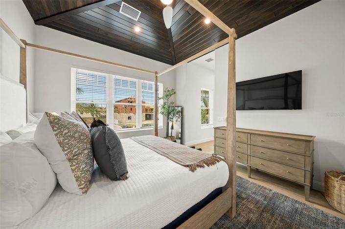 Image No.24-4 Bed Property for sale