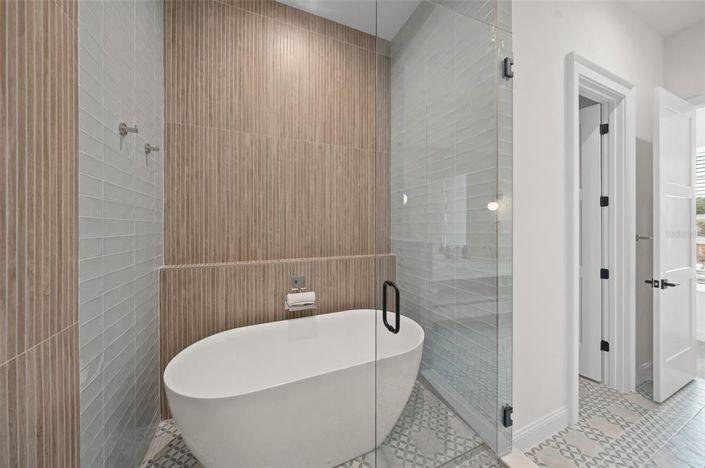 Image No.27-4 Bed Property for sale