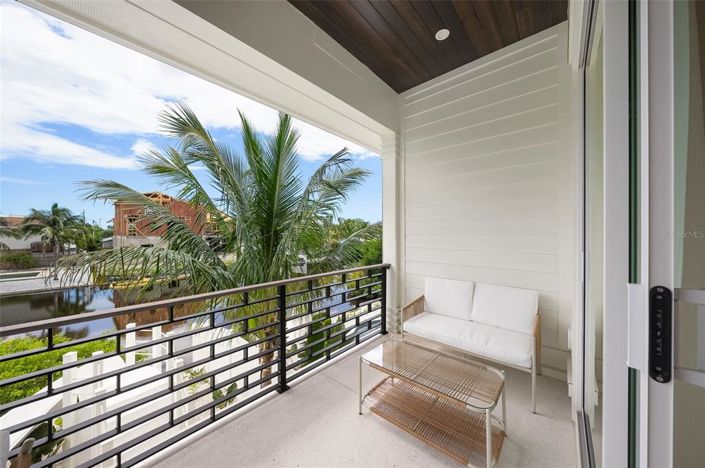 Image No.28-4 Bed Property for sale