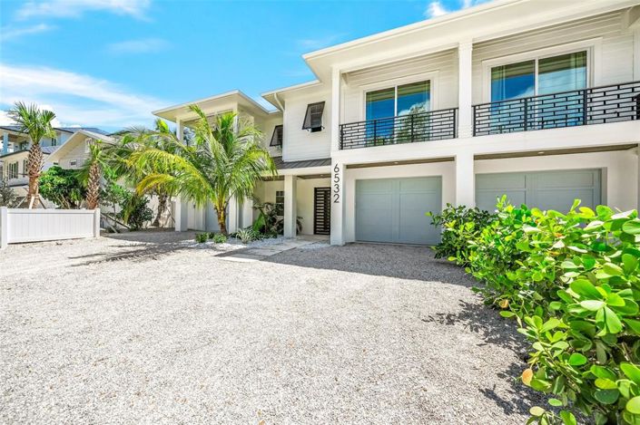 Image No.5-4 Bed Property for sale