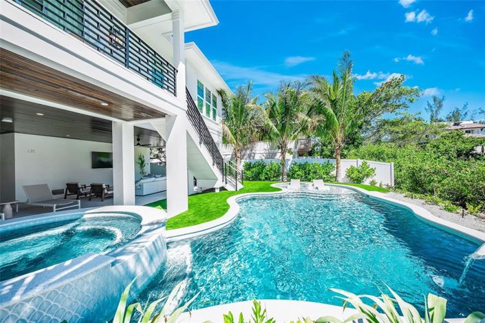 Image No.50-4 Bed Property for sale