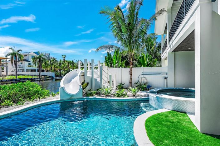 Image No.54-4 Bed Property for sale