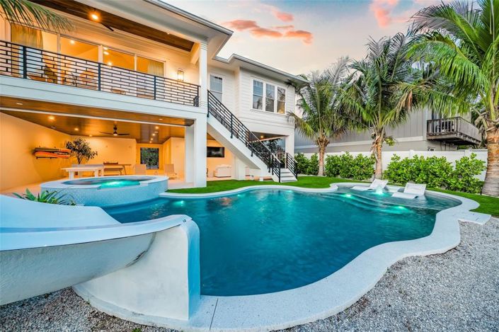 Image No.60-4 Bed Property for sale