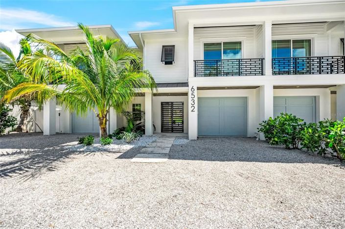 Image No.8-4 Bed Property for sale