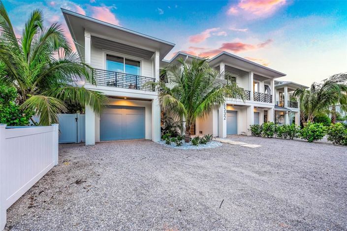 Image No.9-4 Bed Property for sale