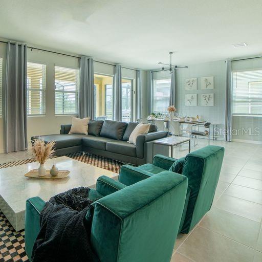 Image No.19-6 Bed Property for sale