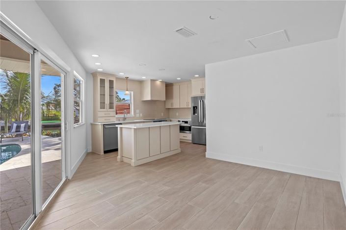 Image No.18-3 Bed Property for sale