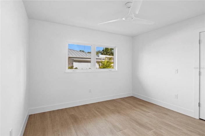 Image No.36-3 Bed Property for sale