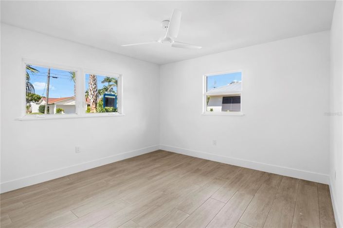 Image No.39-3 Bed Property for sale