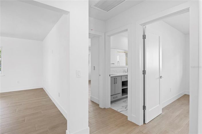 Image No.41-3 Bed Property for sale