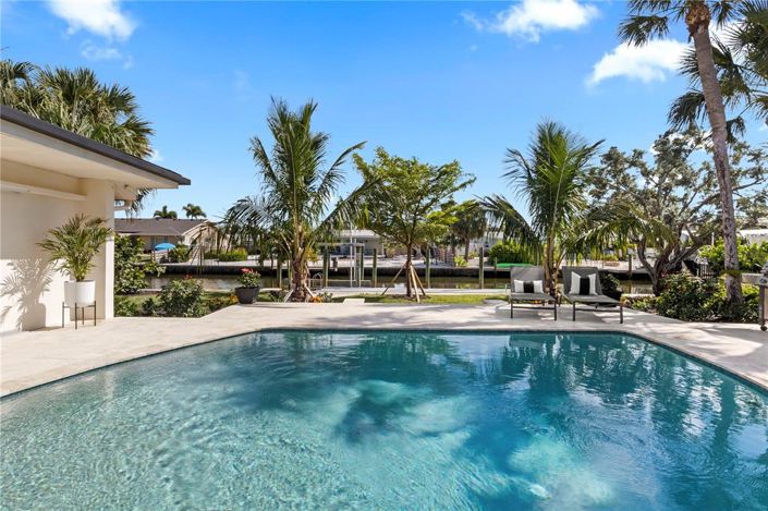 Image No.8-3 Bed Property for sale