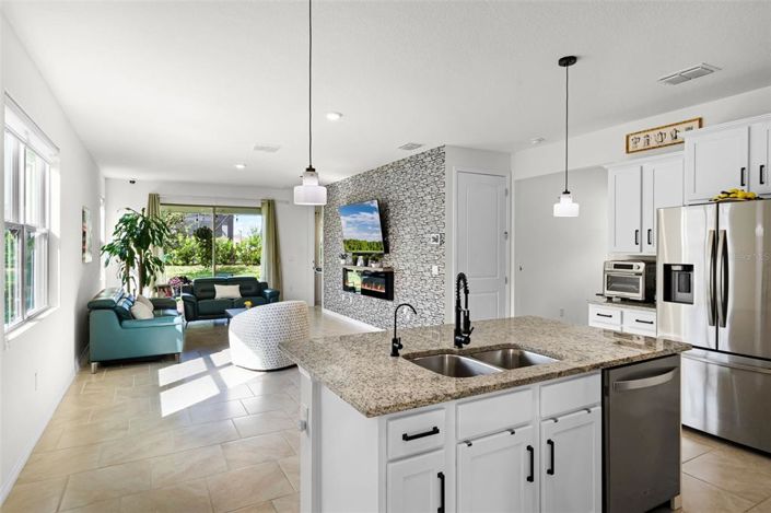 Image No.10-3 Bed Property for sale