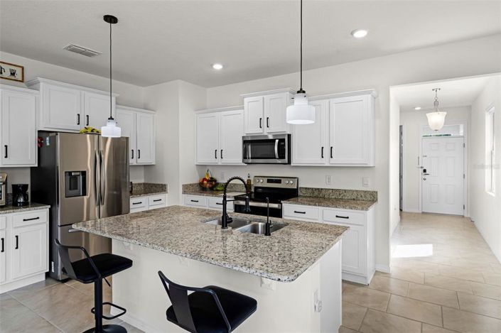 Image No.8-3 Bed Property for sale