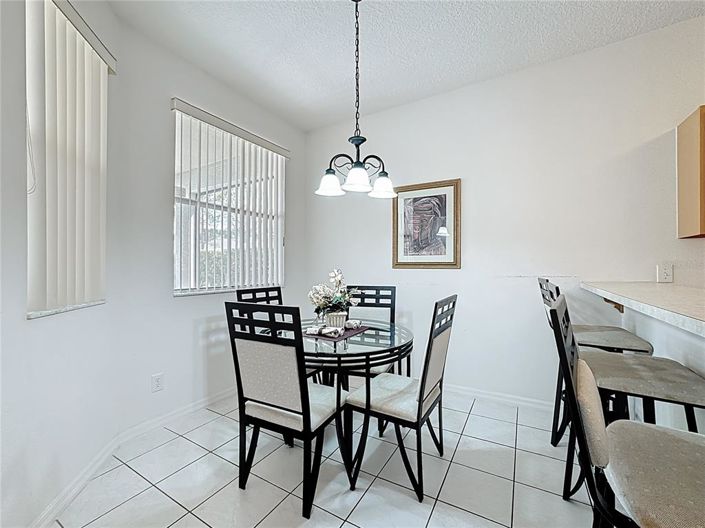 Image No.12-5 Bed Property for sale