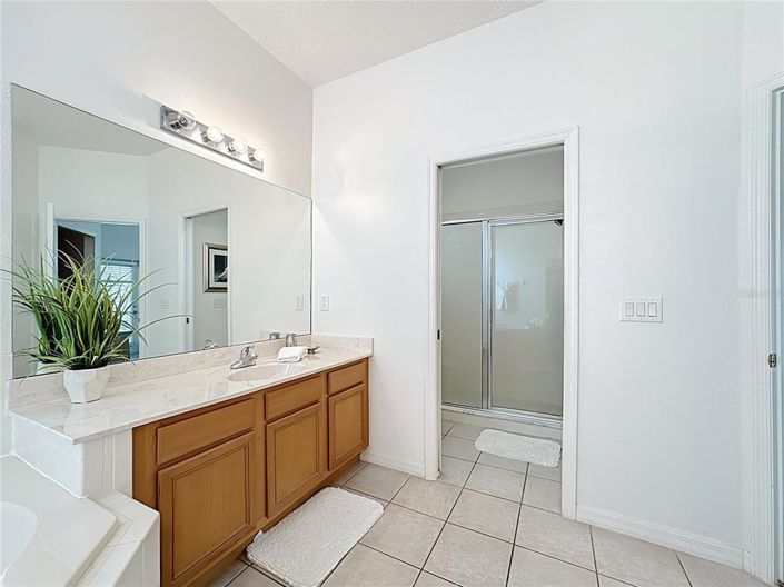 Image No.20-5 Bed Property for sale