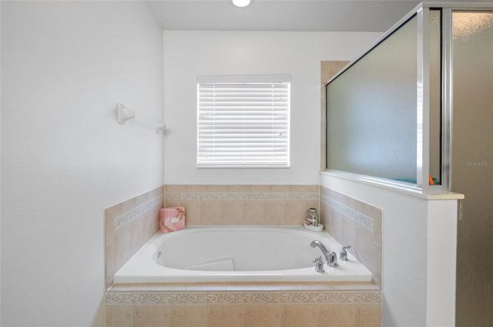 Image No.24-4 Bed Property for sale