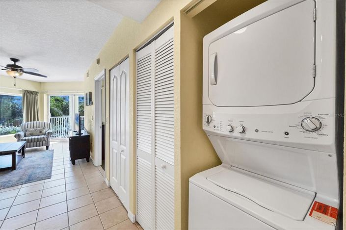 Image No.27-2 Bed Property for sale