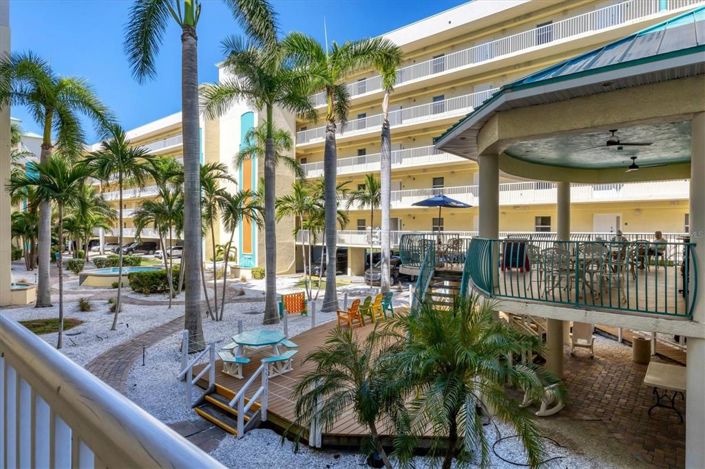 Image No.33-2 Bed Property for sale