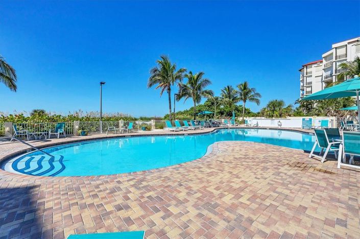 Image No.6-2 Bed Property for sale