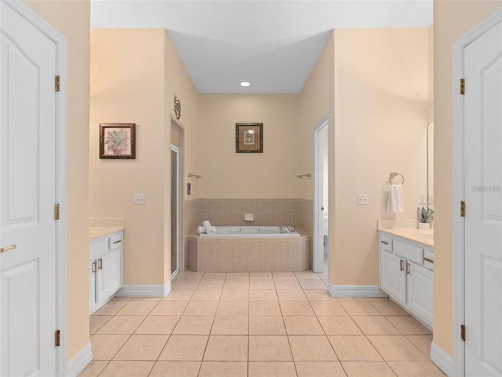 Image No.14-5 Bed Property for sale