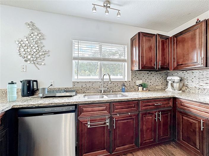 Image No.16-4 Bed Property for sale