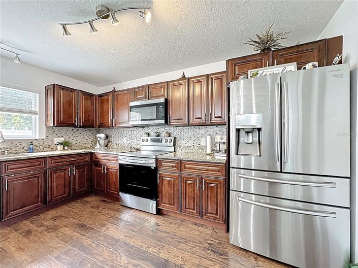 Image No.17-4 Bed Property for sale