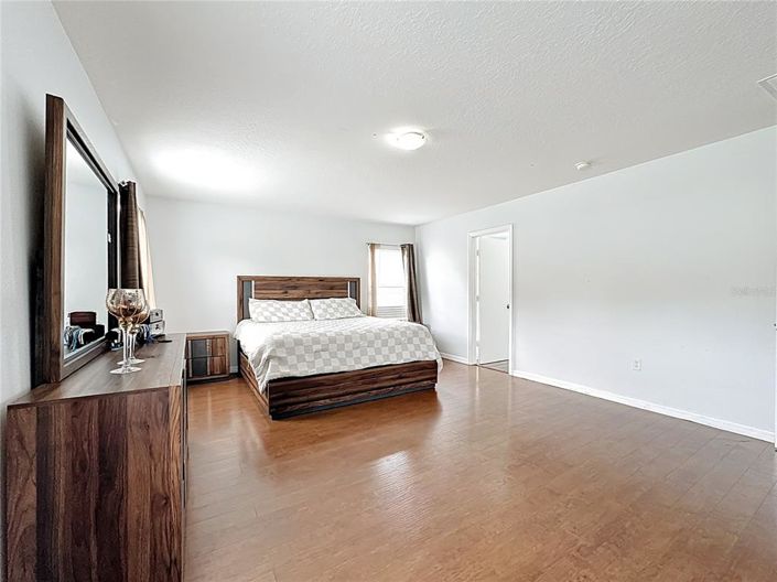 Image No.29-4 Bed Property for sale