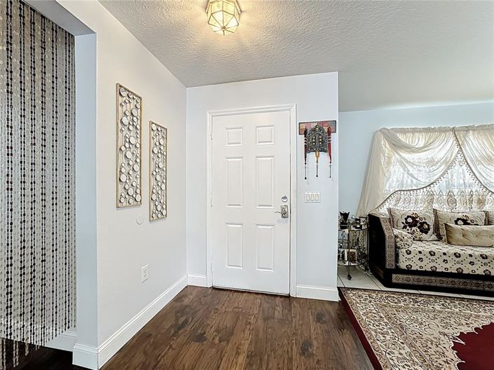 Image No.3-4 Bed Property for sale