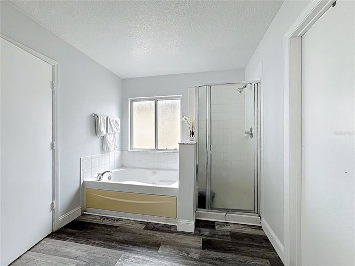 Image No.32-4 Bed Property for sale