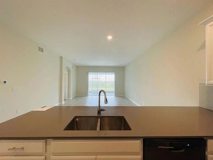 Image No.11-3 Bed Townhouse for sale