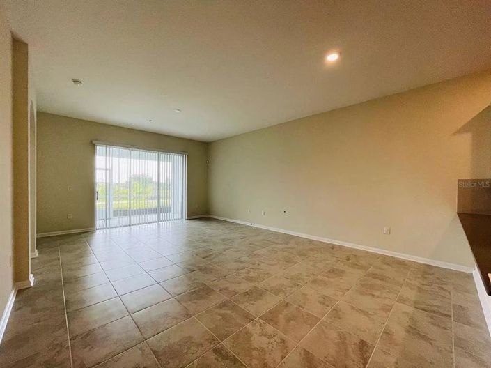 Image No.12-3 Bed Townhouse for sale