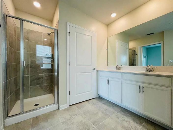 Image No.20-3 Bed Townhouse for sale