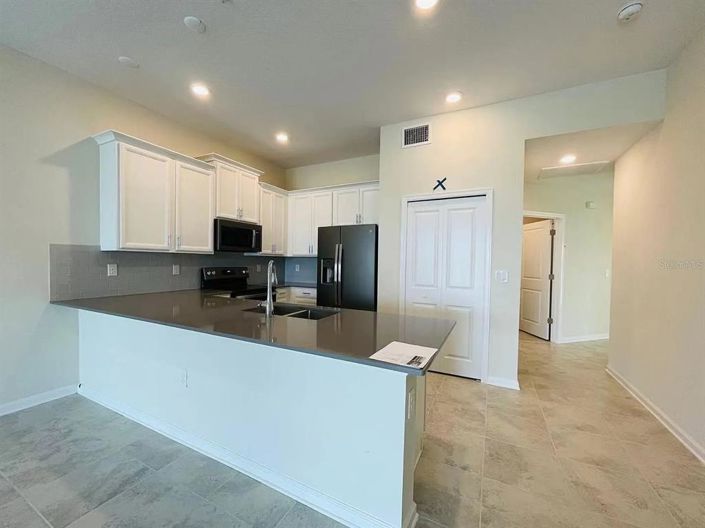 Image No.8-3 Bed Townhouse for sale