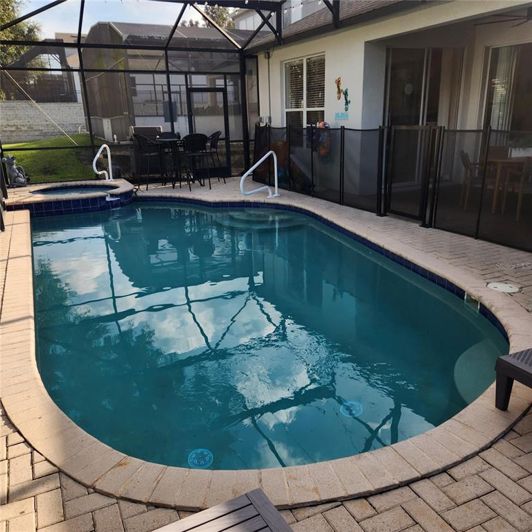 Image No.2-4 Bed Property for sale