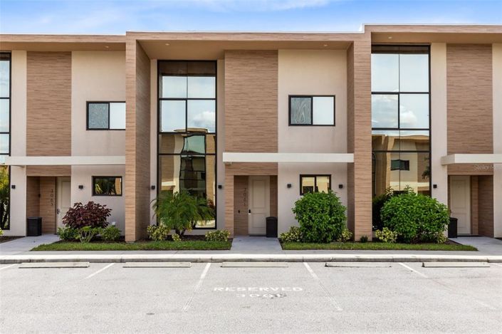 Image No.37-3 Bed Townhouse for sale