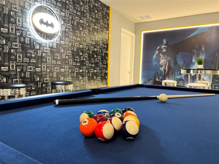 Image No.20-10 Bed Property for sale