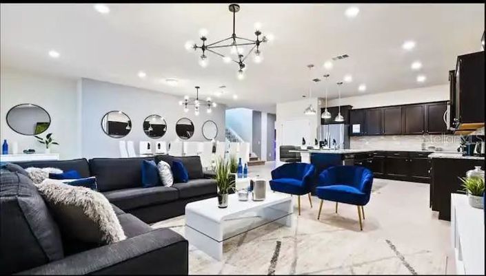 Image No.3-10 Bed Property for sale