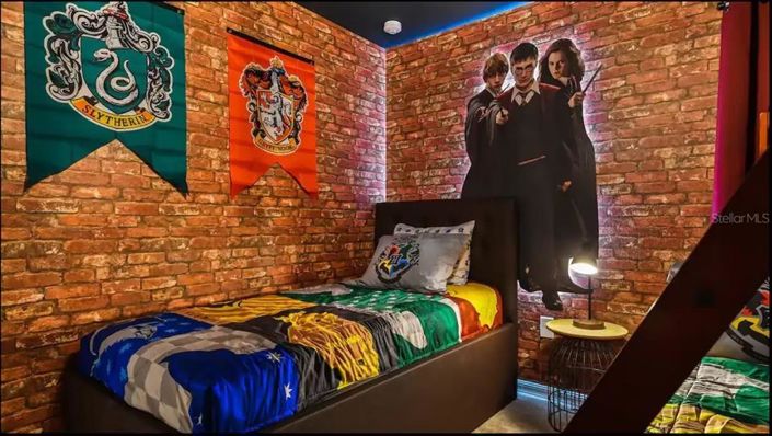 Image No.52-10 Bed Property for sale