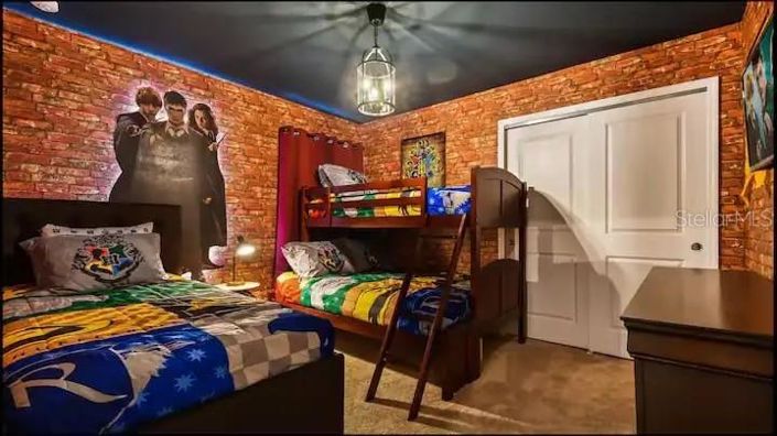 Image No.57-10 Bed Property for sale