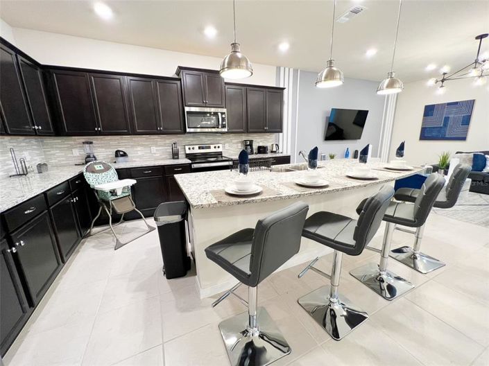 Image No.6-10 Bed Property for sale