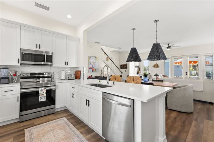 Image No.3-3 Bed Property for sale