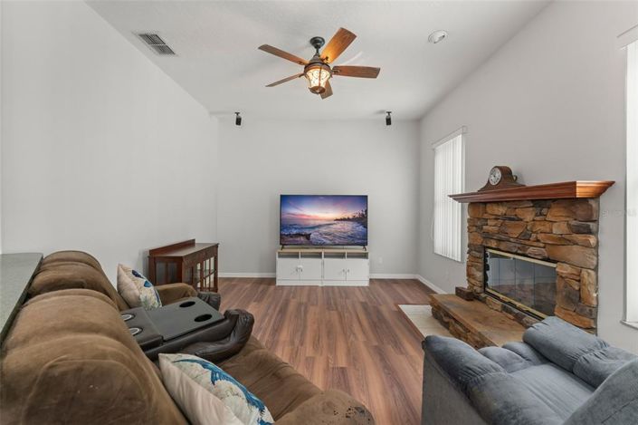 Image No.17-4 Bed Property for sale