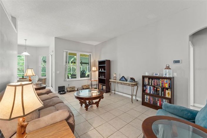 Image No.9-4 Bed Property for sale