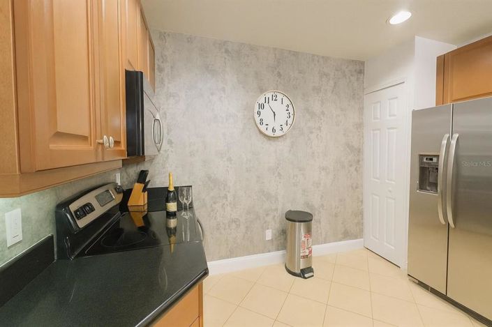 Image No.12-3 Bed Property for sale