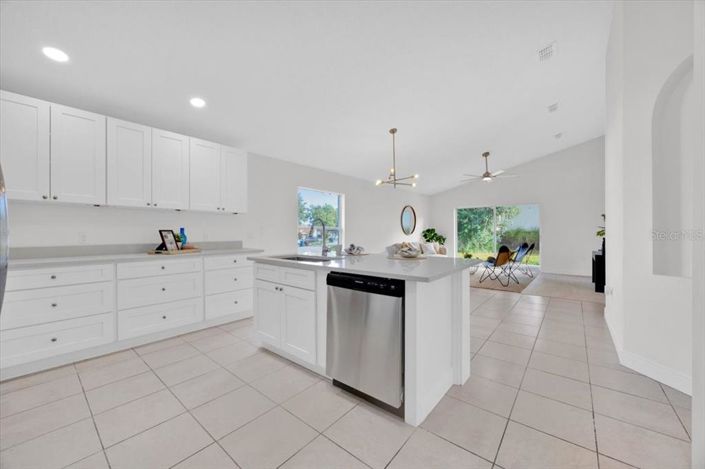 Image No.11-4 Bed Property for sale