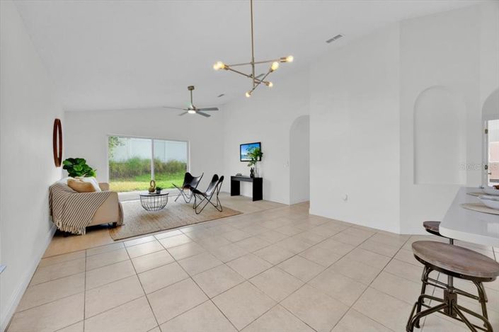 Image No.12-4 Bed Property for sale