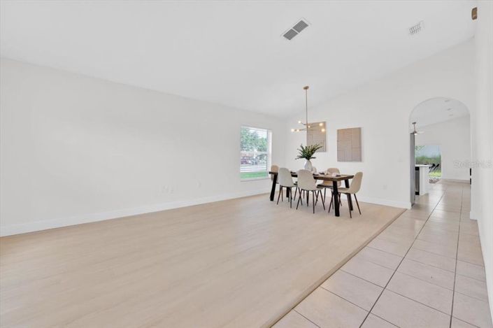 Image No.4-4 Bed Property for sale