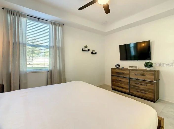 Image No.12-3 Bed Property for sale